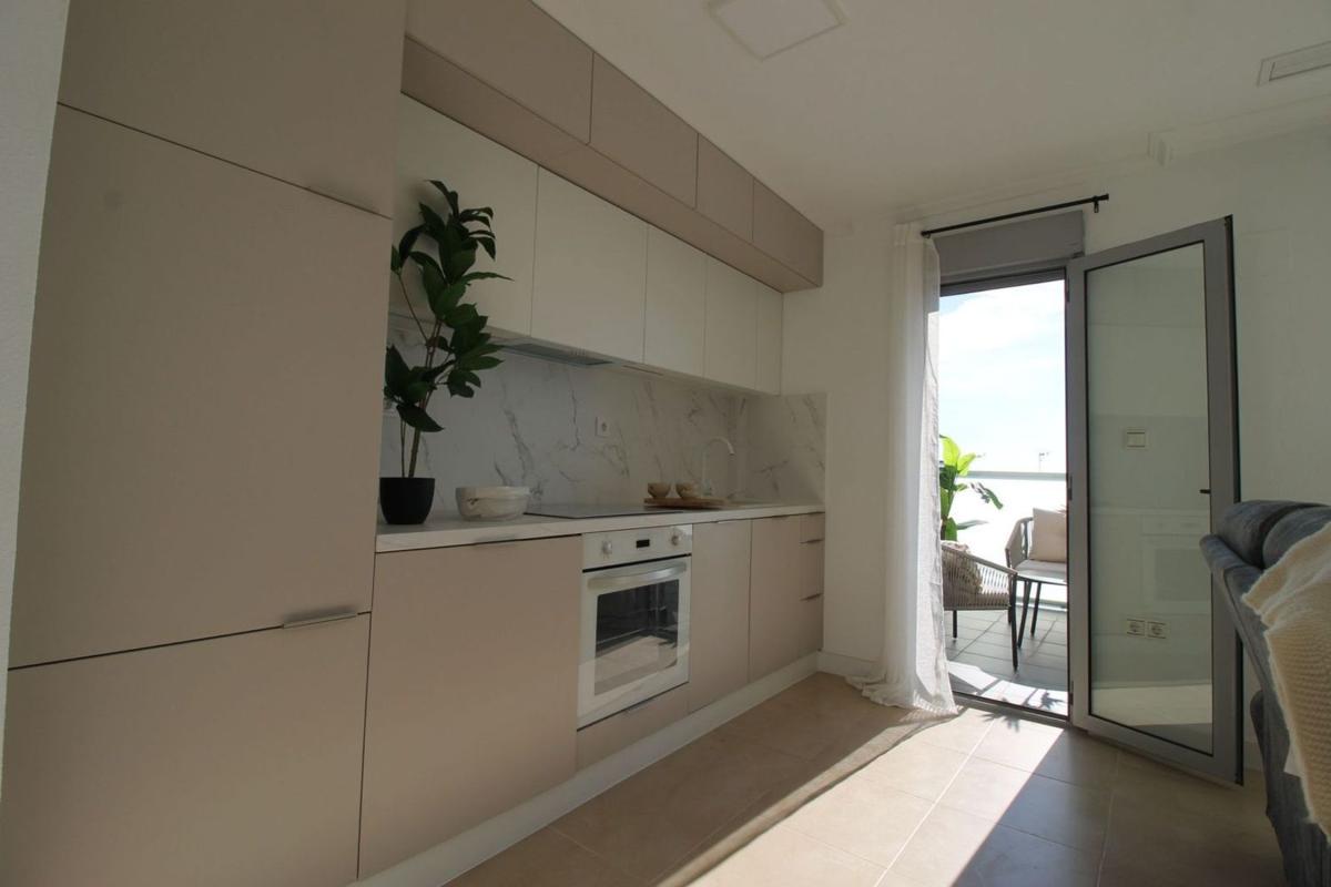 Продажа квартиры на Piso en Calle Campoamor, 12, Puerto Deportivo, Torrevieja, Торревьеха
 photo 4