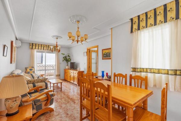 Venta de piso en Piso en Gaspar Perrelló, Torrevieja, Torrevieja
 photo 3