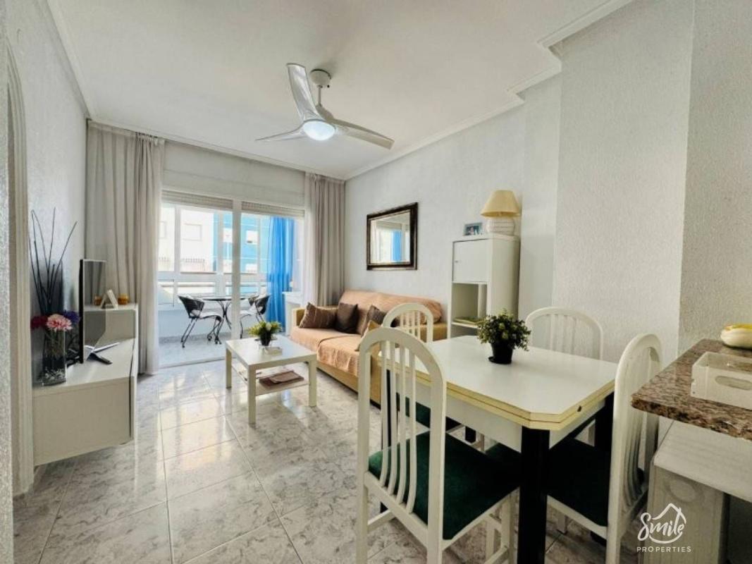 Venta de piso en Piso en Calle Adriano, 1, Gaspar Perrelló, Torrevieja, Torrevieja
 photo 2