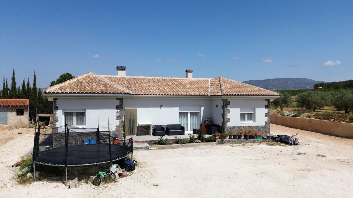 Продажа отдельного шале в Casa o chalet en Pinoso, Пиносo photo 2