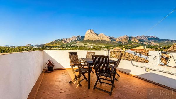 Casa o chalet independiente en Calle de la Morera, 7, Casco urbano, Polop thumbnail 1