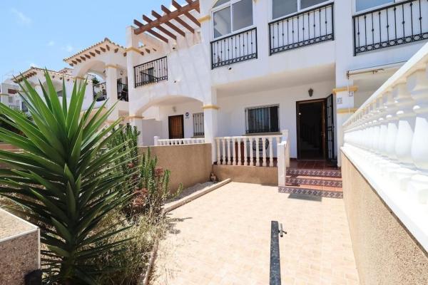 Sprzedaż mieszkania w Piso en Zeniamar, Orihuela, Orihuela
thumbnail 2