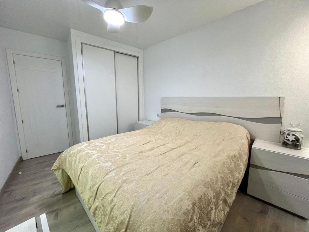 Venta de piso en Piso en Puerto Deportivo, Torrevieja, Torrevieja
photo 5