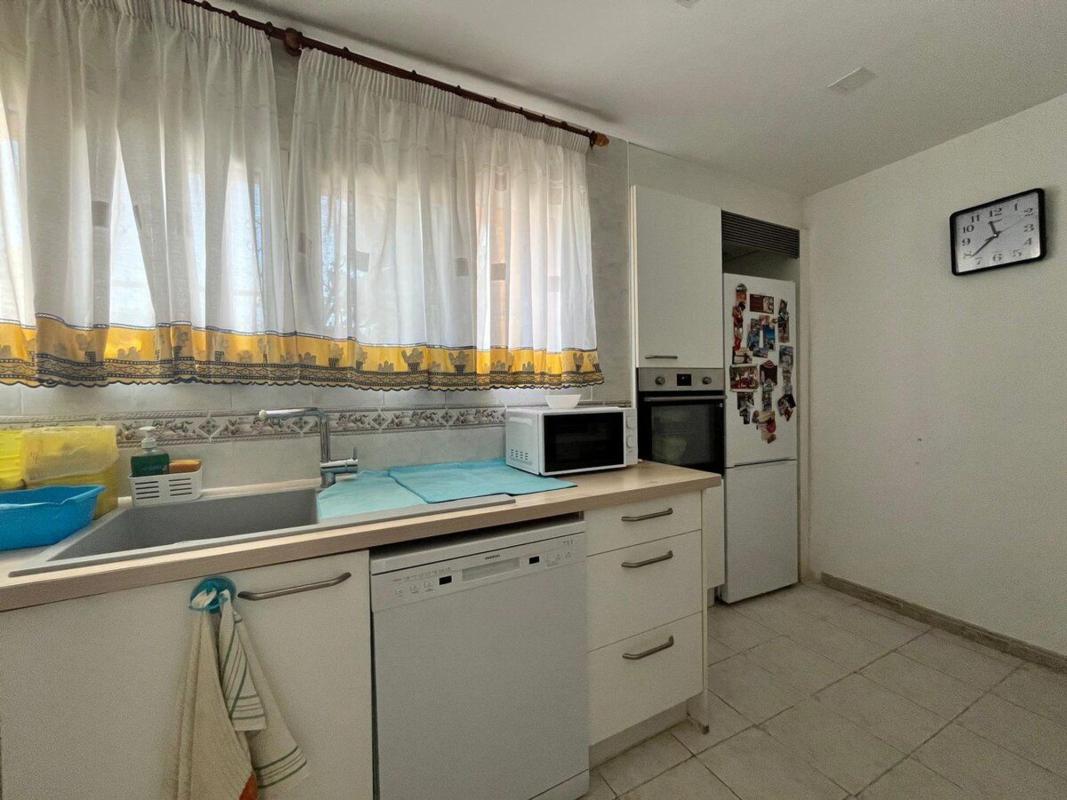 Properties for sale and rent in Spain photo 4