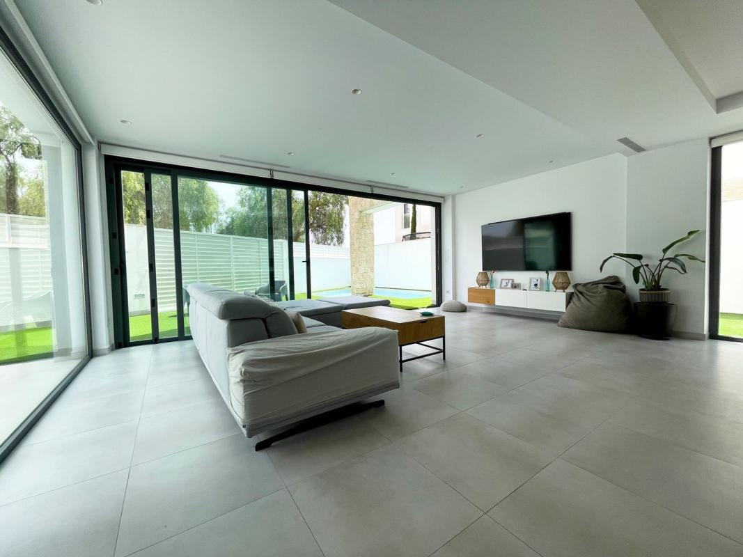 Properties for sale and rent in Spain photo 4