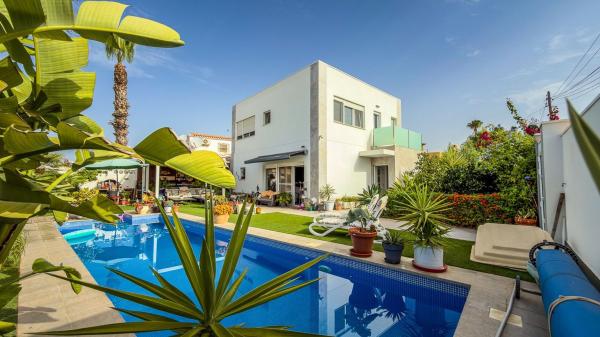 Casa o chalet independiente en Avenida Diego Ramírez Pastor, Parque de las Naciones, Torrevieja photo 1