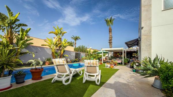 Casa o chalet independiente en Avenida Diego Ramírez Pastor, Parque de las Naciones, Torrevieja photo 4