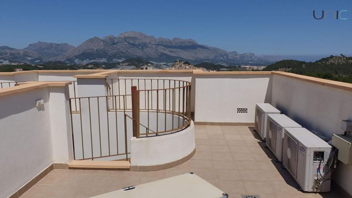 Venta de chalet adosado en Chalet adosado en Avenida Baronia de Polop, 49, Casco urbano, Polop , Polop photo 5