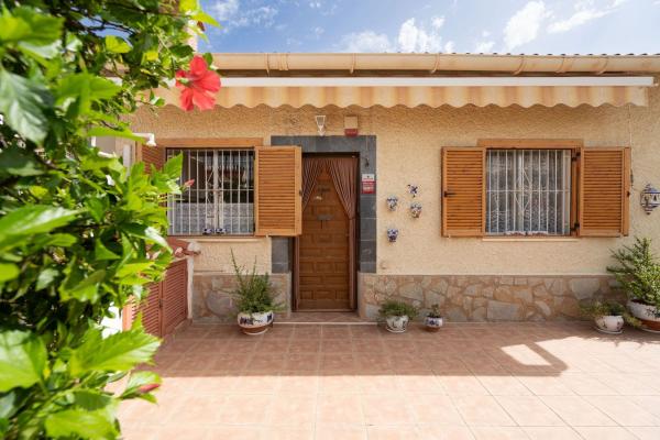 Chalet adosado en Calle Zaragoza, Cabo Cervera, Torrevieja photo 1