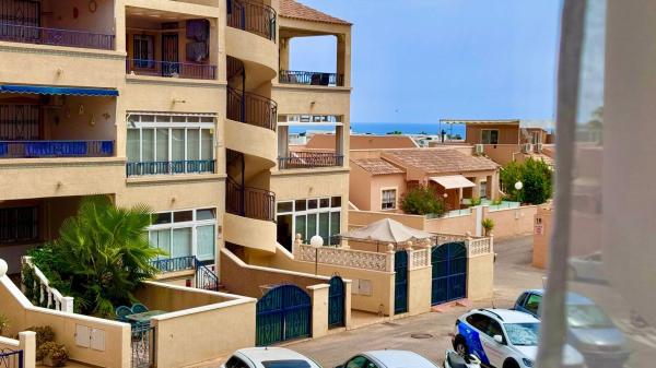 Sprzedaż mieszkania w Piso en Calle Escorpiones, 347, La Ciñuelica - Villa Rosa, Orihuela, Orihuela
photo 1