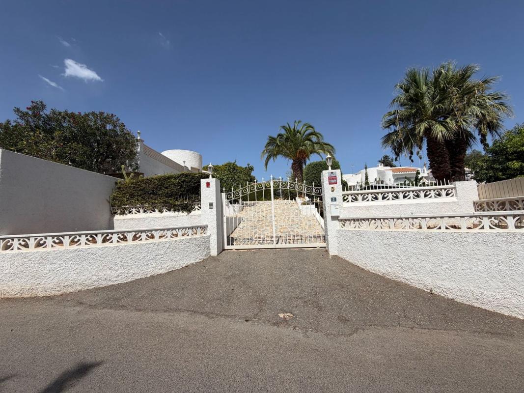 Properties for sale and rent in Spain photo 4