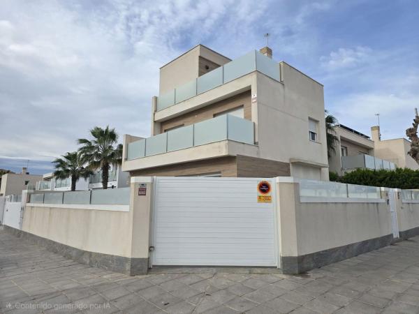 Casa o chalet independiente en Zona Pueblo, Pilar de la Horadada thumbnail 1