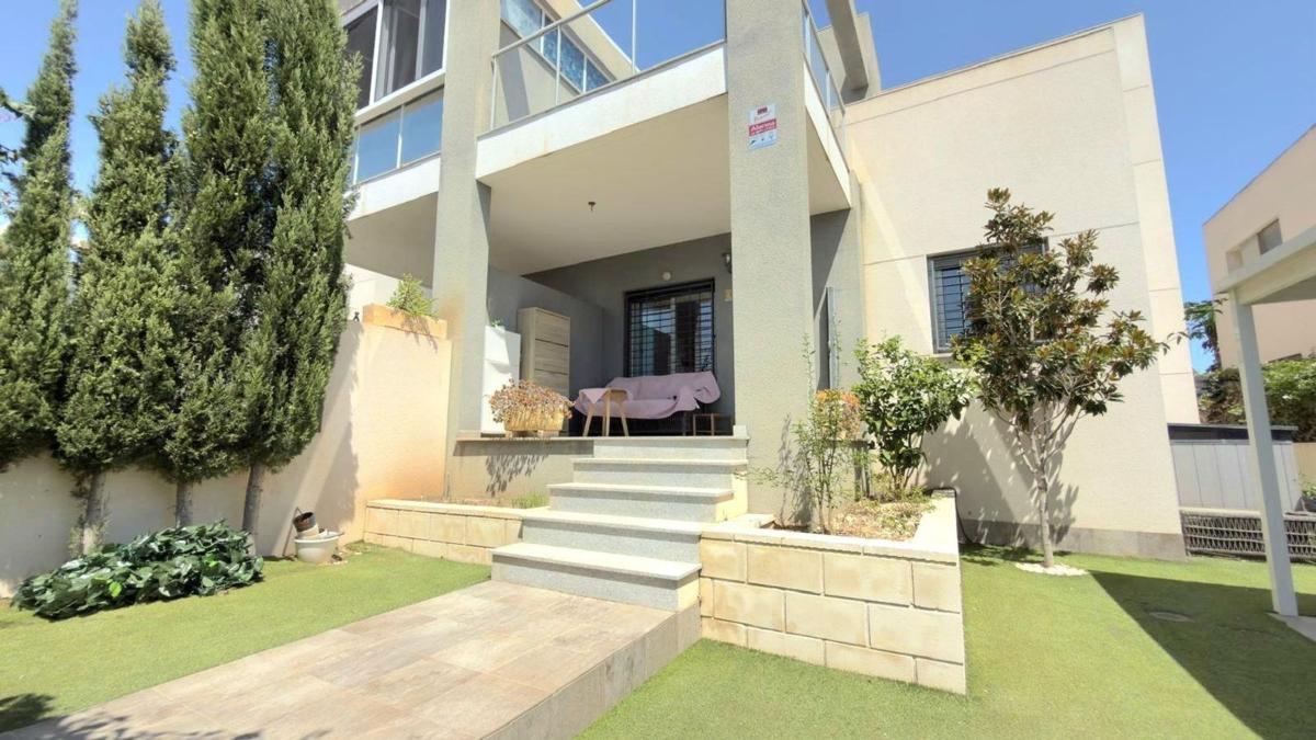 Sprzedaż szeregowego domku w  Chalet adosado en Aguas Nuevas, Torrevieja , Torrevieja photo 4