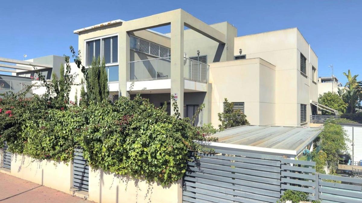 Sale of townhouse in Chalet adosado en Aguas Nuevas, Torrevieja , Torrevieja photo 1