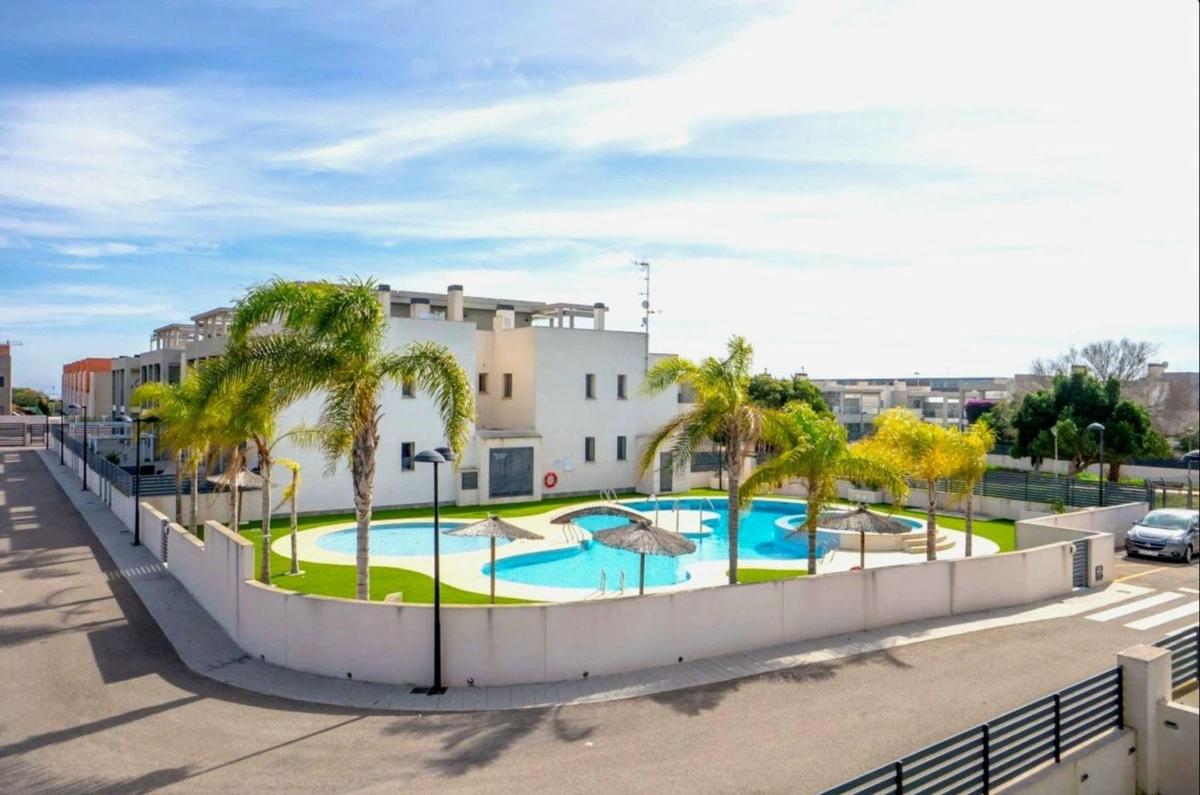 Sale of townhouse in Chalet adosado en Aguas Nuevas, Torrevieja , Torrevieja photo 2