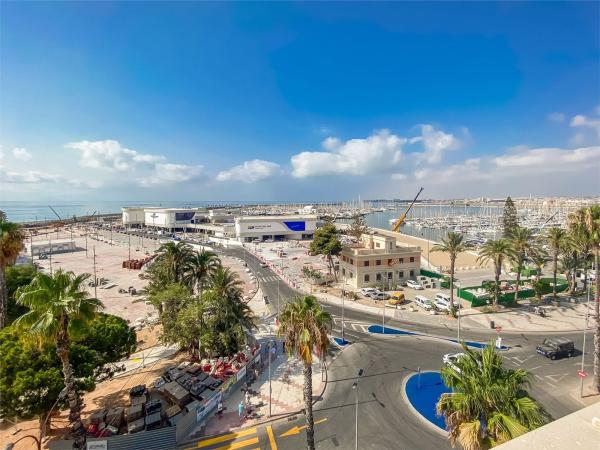 Venta de piso en Piso en Plaza de Capdepont, Centro - Muelle Pesquero, Torrevieja, Torrevieja
 photo 2
