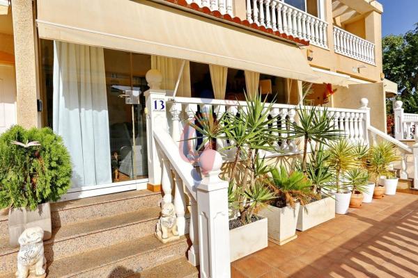 Chalet adosado en Calle Jaume de Soler, 31, Urbanizaciones, Guardamar del Segura photo 1