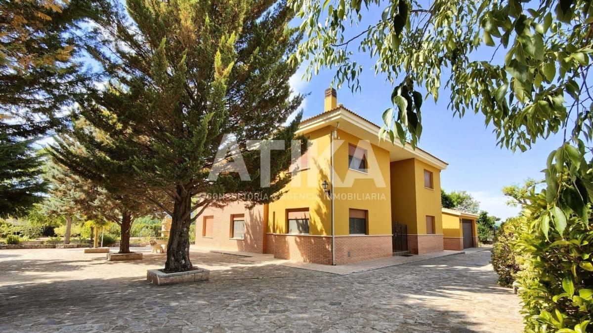 Propiedades en venta y alquiler en España photo 2