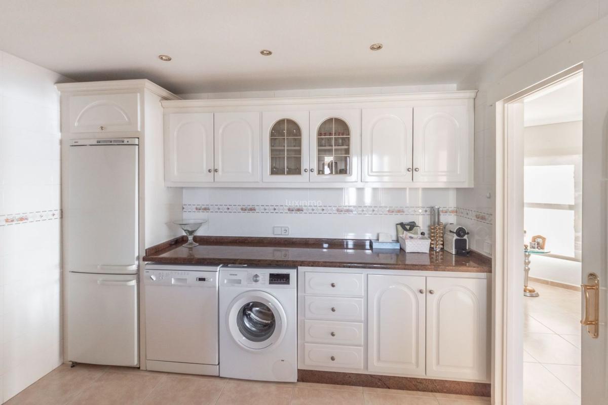Sale of apartment in Piso en Zona de Mascarat, Altea, Altea
photo 4