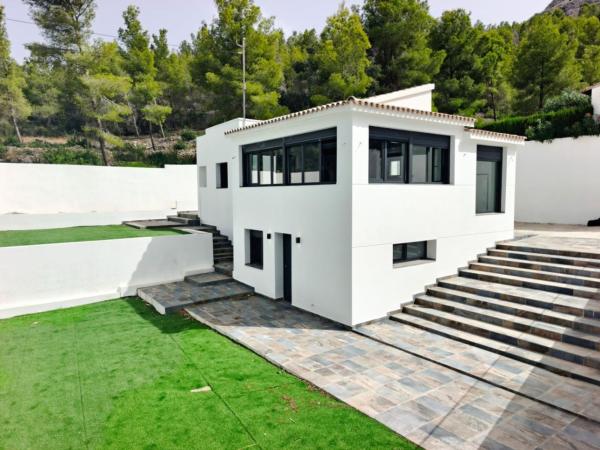 Independent chalet for sale in Casa o chalet en El Montgó, Denia, Denia
 photo 2