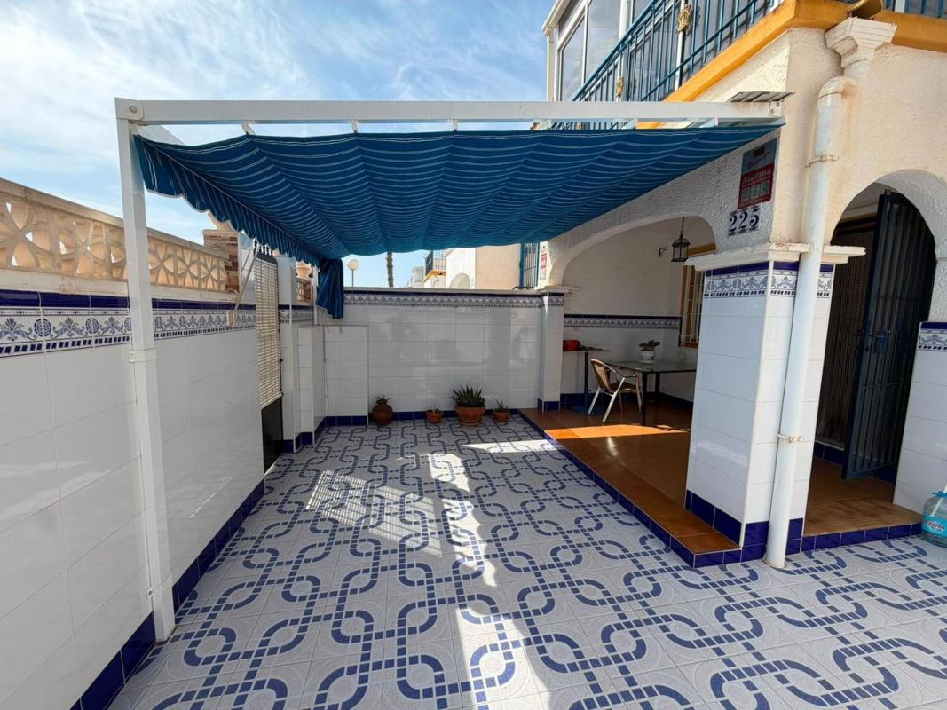Sale of townhouse in Chalet adosado en Calle Aida, La Siesta - El Salado - Torreta, Torrevieja , Torrevieja photo 4
