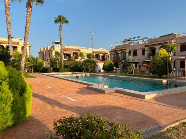 Duplex en venta en Dúplex en Calle Irene Villa Gonzalez, 1, Parque Acuático - Sector 25, Torrevieja, Torrevieja photo 1