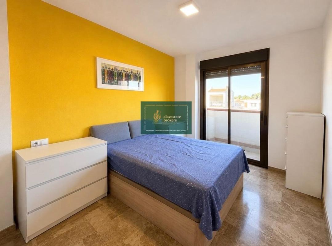 Sprzedaż mieszkania w Piso en Calle Verónica, 24, Santa Faz, Alicante / Alacant, Alicante / Alacant
photo 1