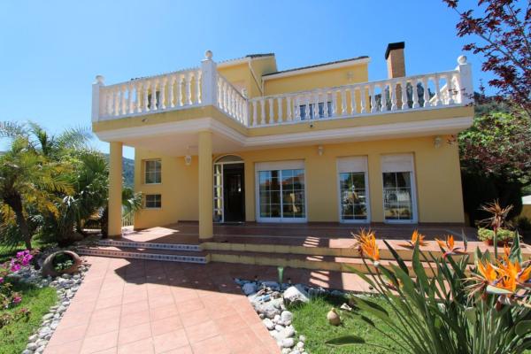 Chalet independiente en venta en Casa o chalet en Orba, Orba photo 2