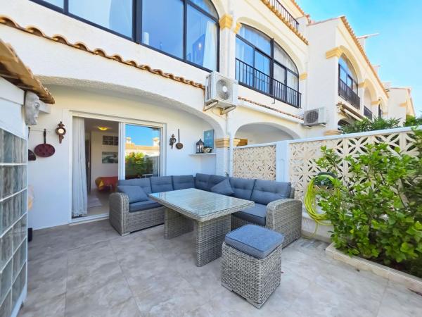 Casa o chalet independiente en Calle Schubert, Gran Vista-Olivo de Oro, Gran Alacant thumbnail 2