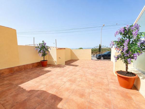 Independent chalet for sale in Casa o chalet en La Siesta - El Salado - Torreta, Torrevieja, Torrevieja
 photo 2