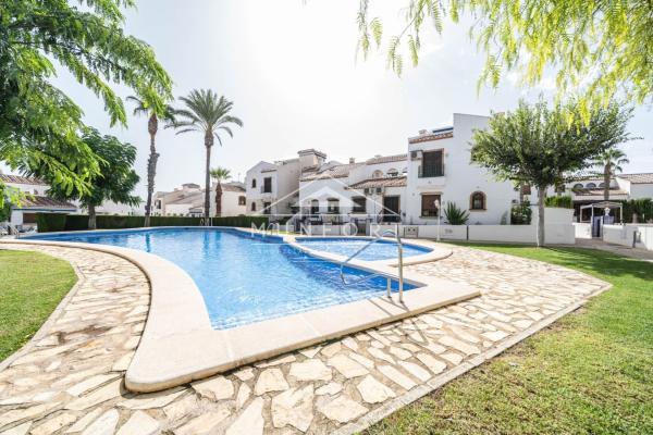 Sprzedaż mieszkania w Piso en Villamartín, Orihuela, Orihuela
photo 1