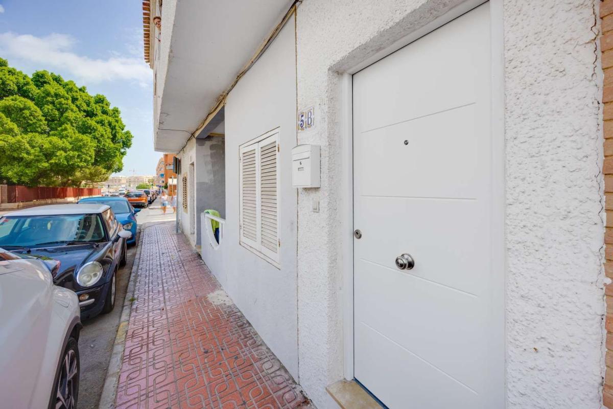 Sprzedaż mieszkania w Piso en Calle Urbano Arregui, El Acequión, Torrevieja, Torrevieja
photo 4