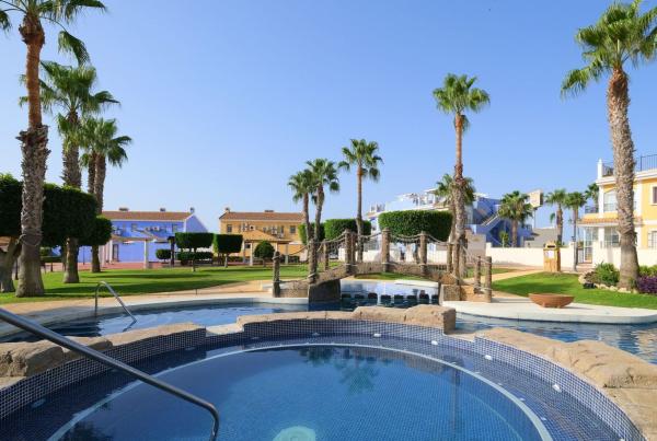 Sprzedaż mieszkania w Piso en Lomas de Cabo Roig, Orihuela, Orihuela
thumbnail 1