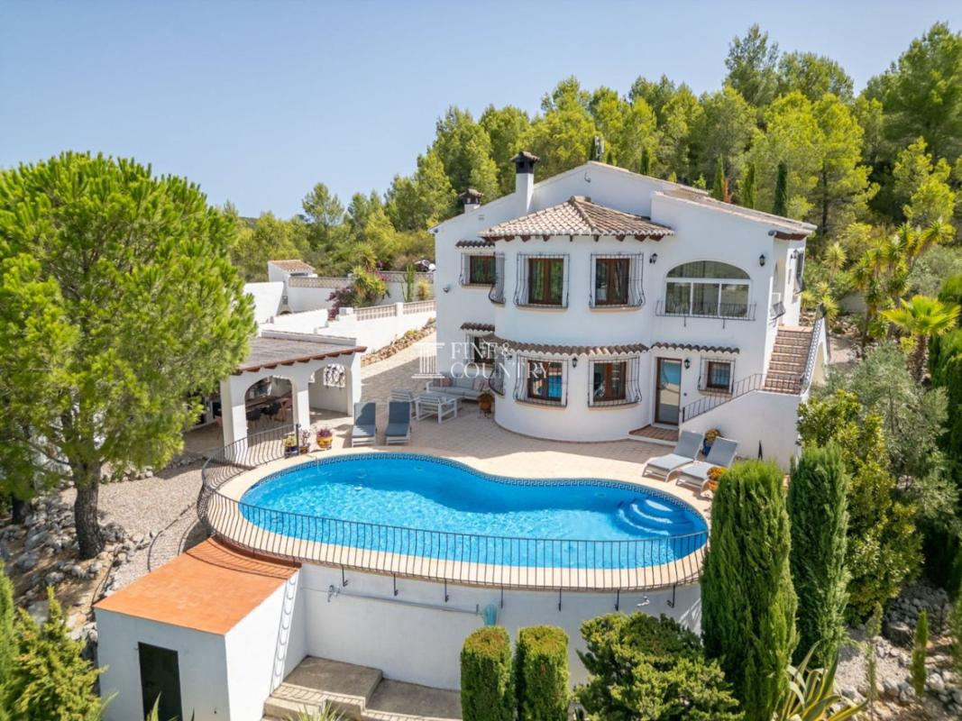 Propiedades en venta y alquiler en España photo 1