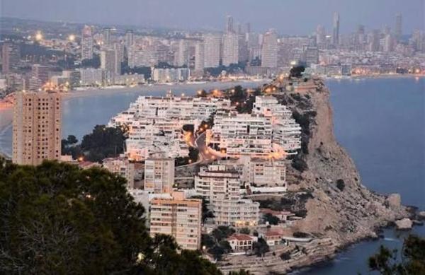 Продажа квартиры на Piso en Calle Noreña, 8, Playa de Poniente, Benidorm, Бенидорм
 photo 2