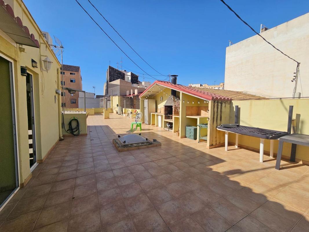 Building Residential of 560m2 for sale in Alicante photo 2