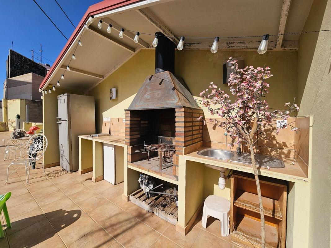 Building Residential of 560m2 for sale in Alicante photo 3