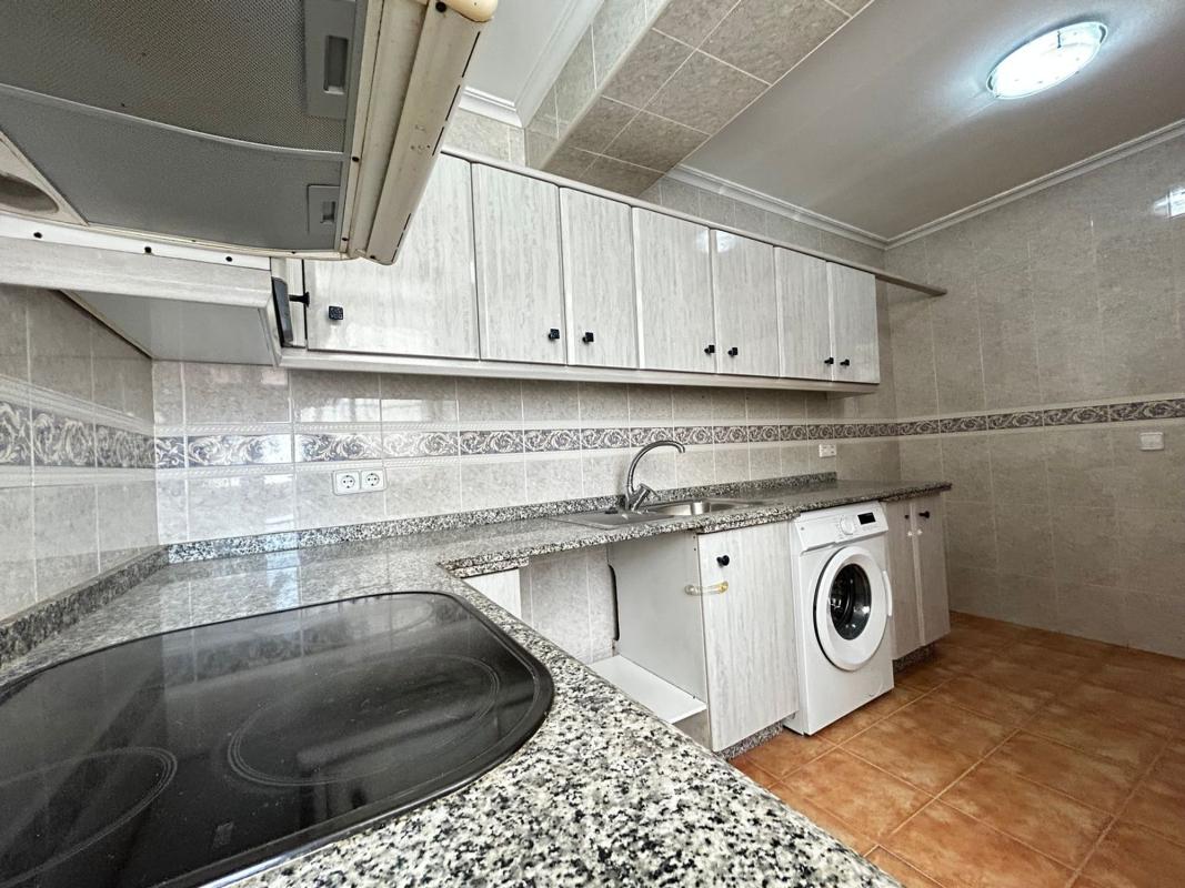Venta de piso en Piso en Plaza del Sol, Carolinas Altas, Alicante / Alacant, Alicante / Alacant
photo 2