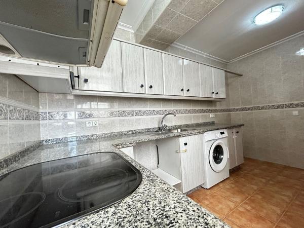 Venta de piso en Piso en Plaza del Sol, Carolinas Altas, Alicante / Alacant, Alicante / Alacant
thumbnail 2