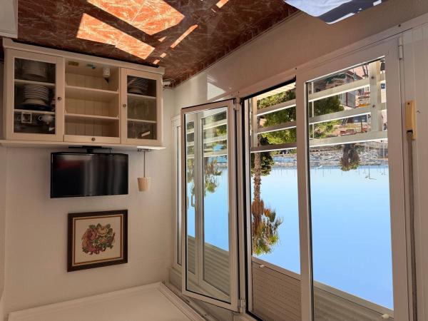 Sprzedaż mieszkania w Piso en Calle Salero, 1, Puerto Deportivo, Torrevieja, Torrevieja
 photo 4