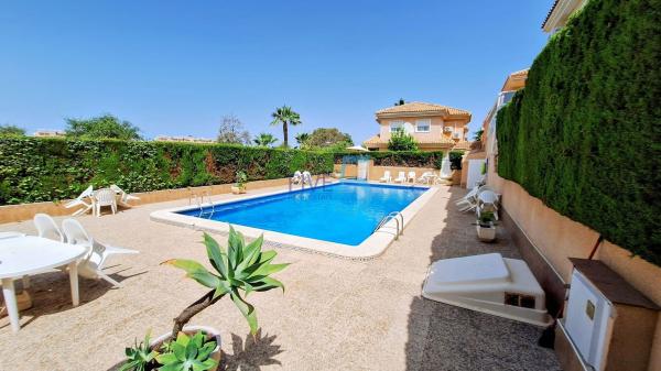 Casa o chalet independiente en Los Balcones - Los Altos del Edén, Torrevieja thumbnail 1