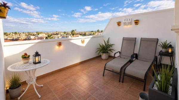 Chalet adosado en Calle Orión, La Siesta - El Salado - Torreta, Torrevieja thumbnail 1