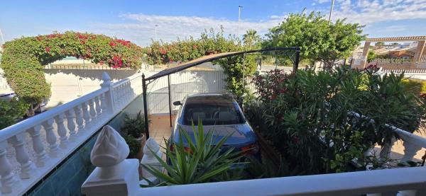 Chalet adosado en Calle Orión, La Siesta - El Salado - Torreta, Torrevieja thumbnail 2