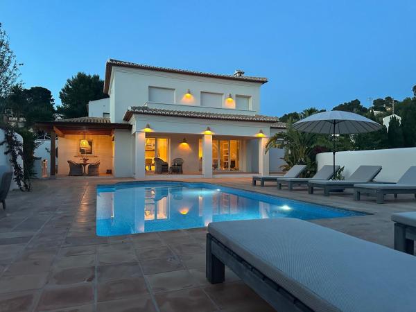 Casa o chalet independiente en Calle de l'Angula, 6, Cala Advocat - Baladrar, Benissa photo 1