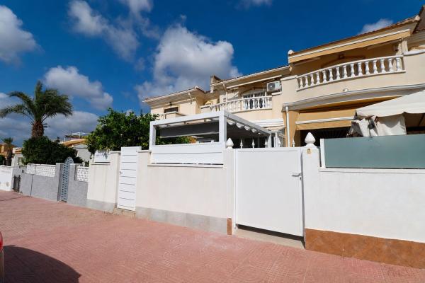 Independent chalet for sale in Casa o chalet en Benijofar, Benijofar
photo 1
