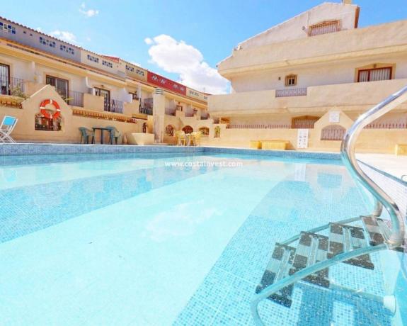 Chalet pareado en Playa Flamenca, Orihuela photo 1