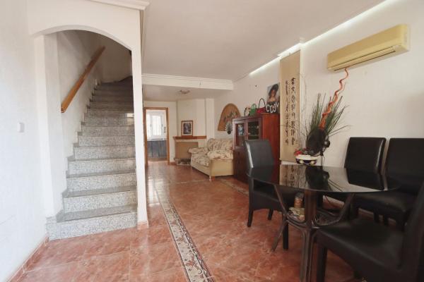 Chalet pareado en Playa Flamenca, Orihuela thumbnail 2