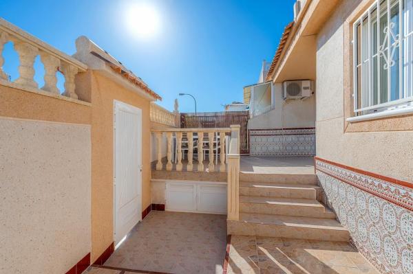 Chalet wolnostojący na sprzedaż w Casa o chalet en Parque Acuático - Sector 25, Torrevieja, Torrevieja thumbnail 2