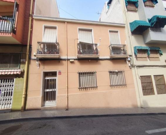 Building Residential of 236m2 for sale in Alicante photo 1