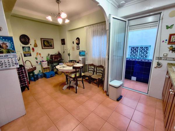 Venta de piso en Piso en Avenida d'Aguilera, Benalúa, Alicante / Alacant, Alicante / Alacant
 photo 4
